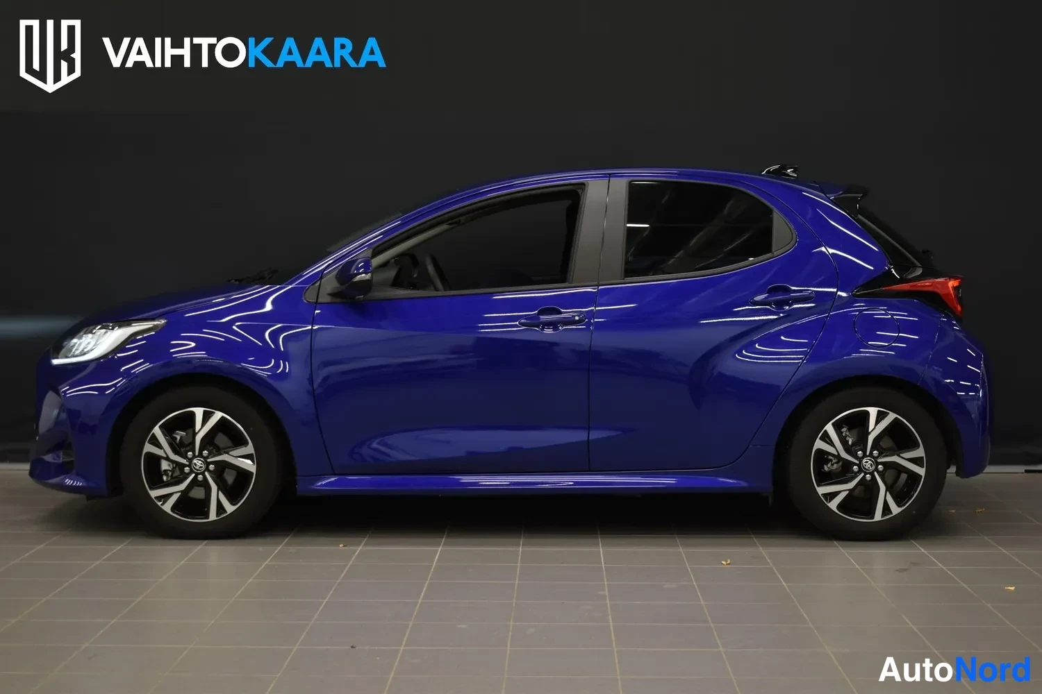 Sininen Toyota Yaris 2025, ulkokuva 2 – Raisio