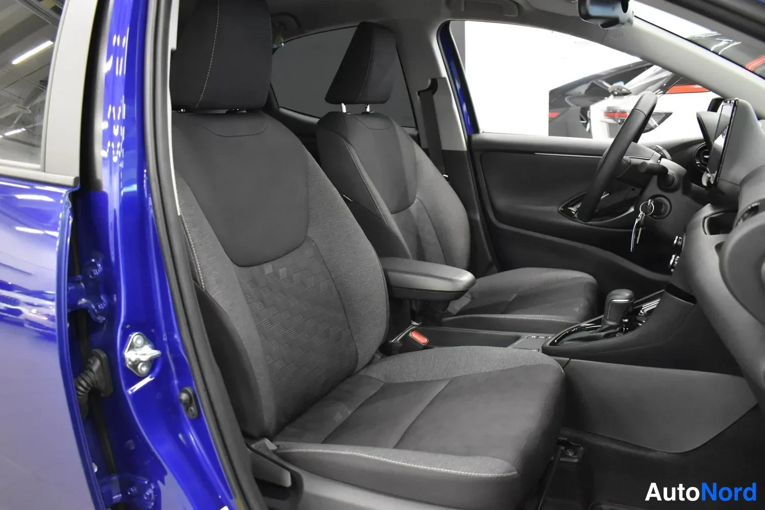 Sininen Toyota Yaris 2025, ulkokuva 11 – Raisio