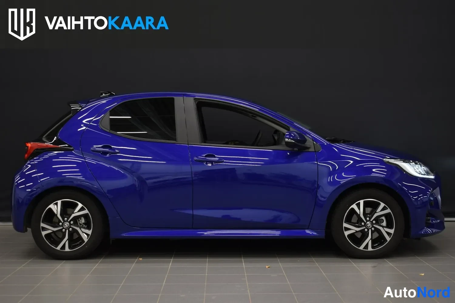 Sininen Toyota Yaris 2025, ulkokuva 5 – Raisio