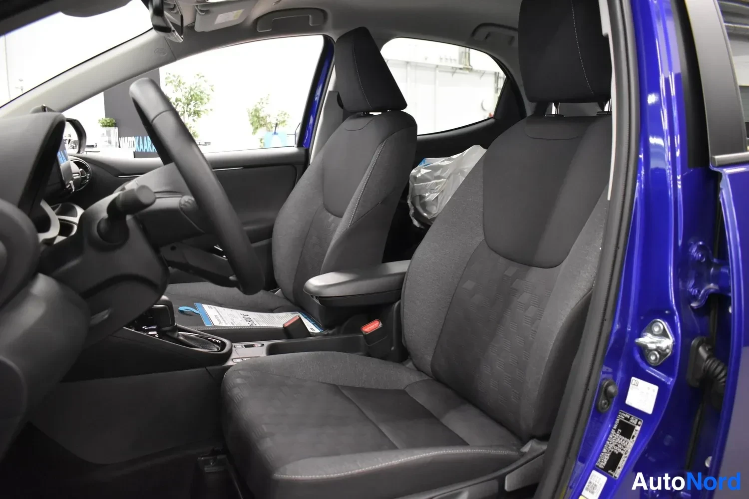 Sininen Toyota Yaris 2025, ulkokuva 7 – Raisio