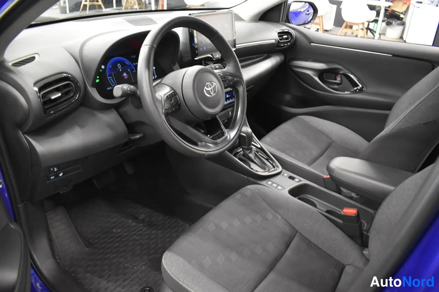 Sininen Toyota Yaris 2025, ulkokuva 8 – Raisio