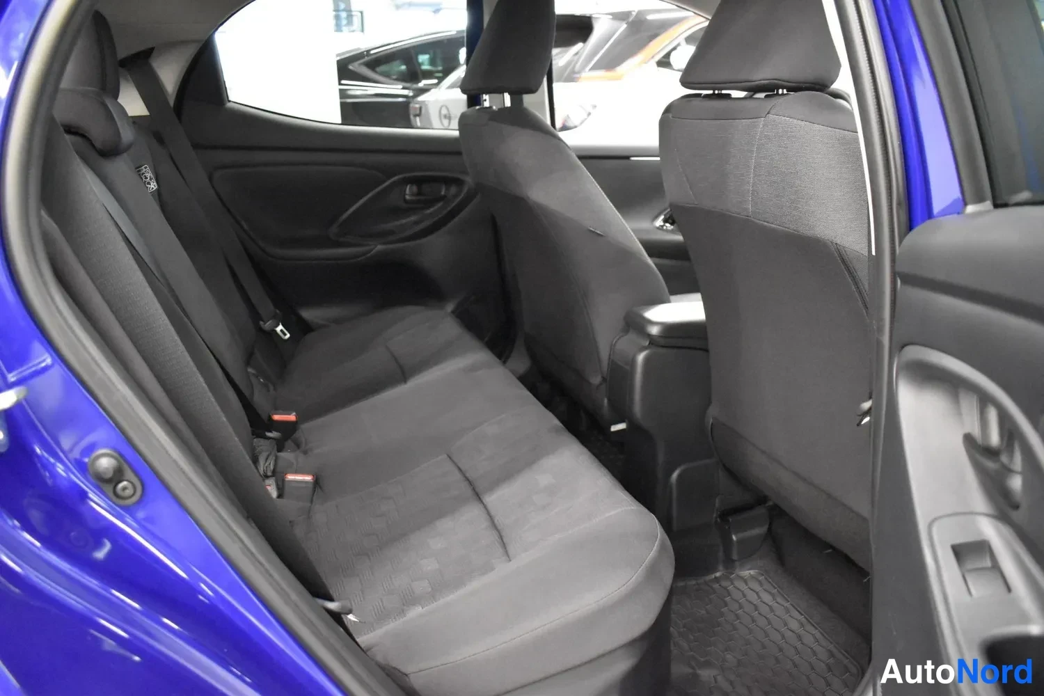 Sininen Toyota Yaris 2025, ulkokuva 9 – Raisio