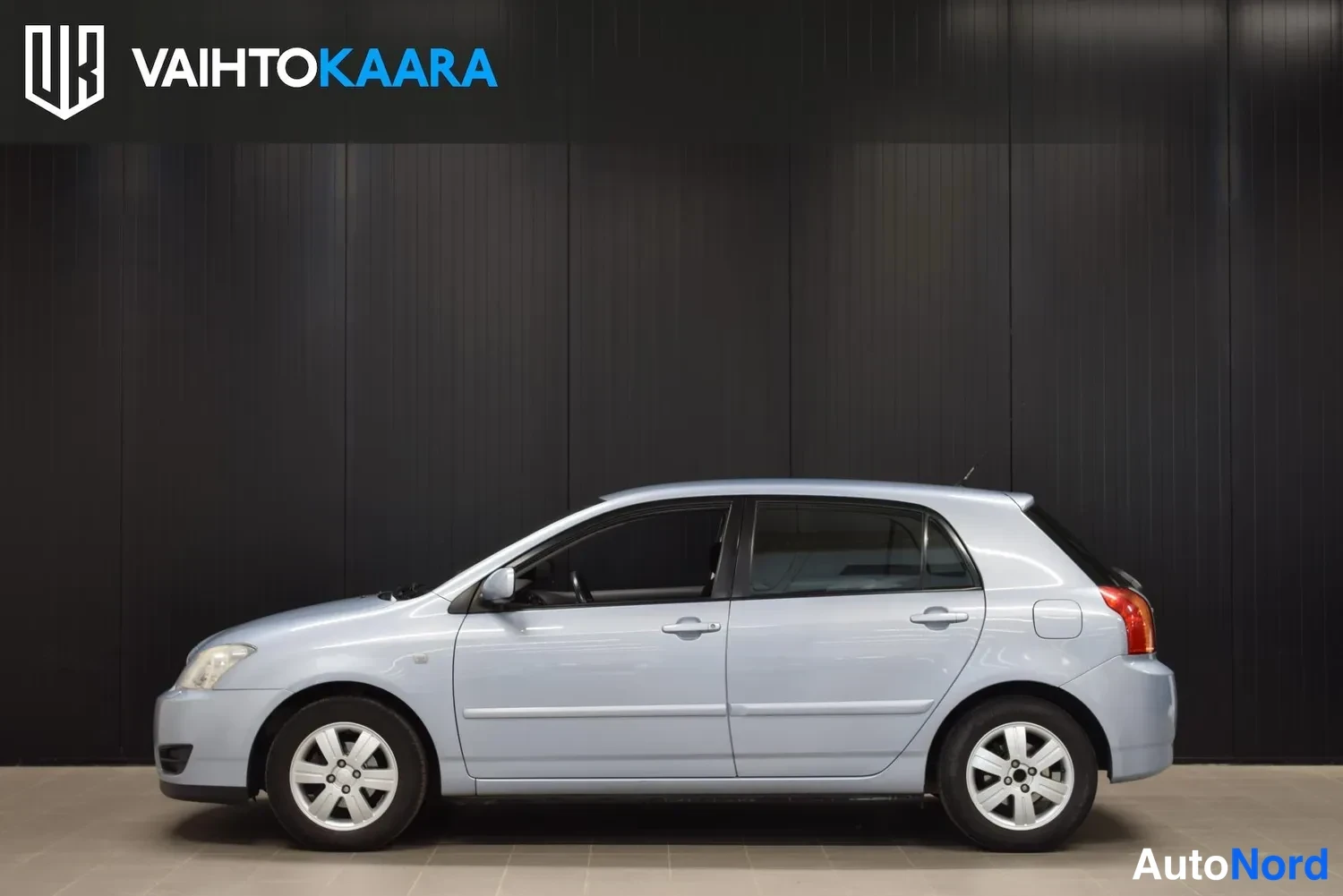 Sininen Toyota Corolla 2005, ulkokuva 2 – Raisio