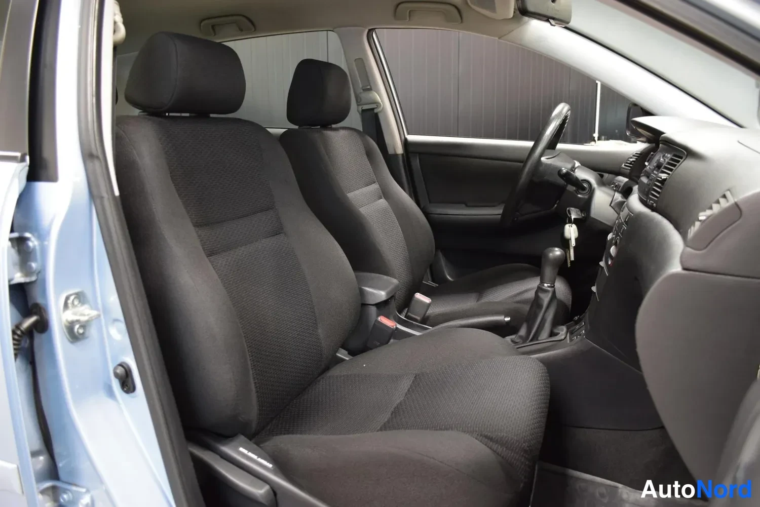 Sininen Toyota Corolla 2005, ulkokuva 12 – Raisio