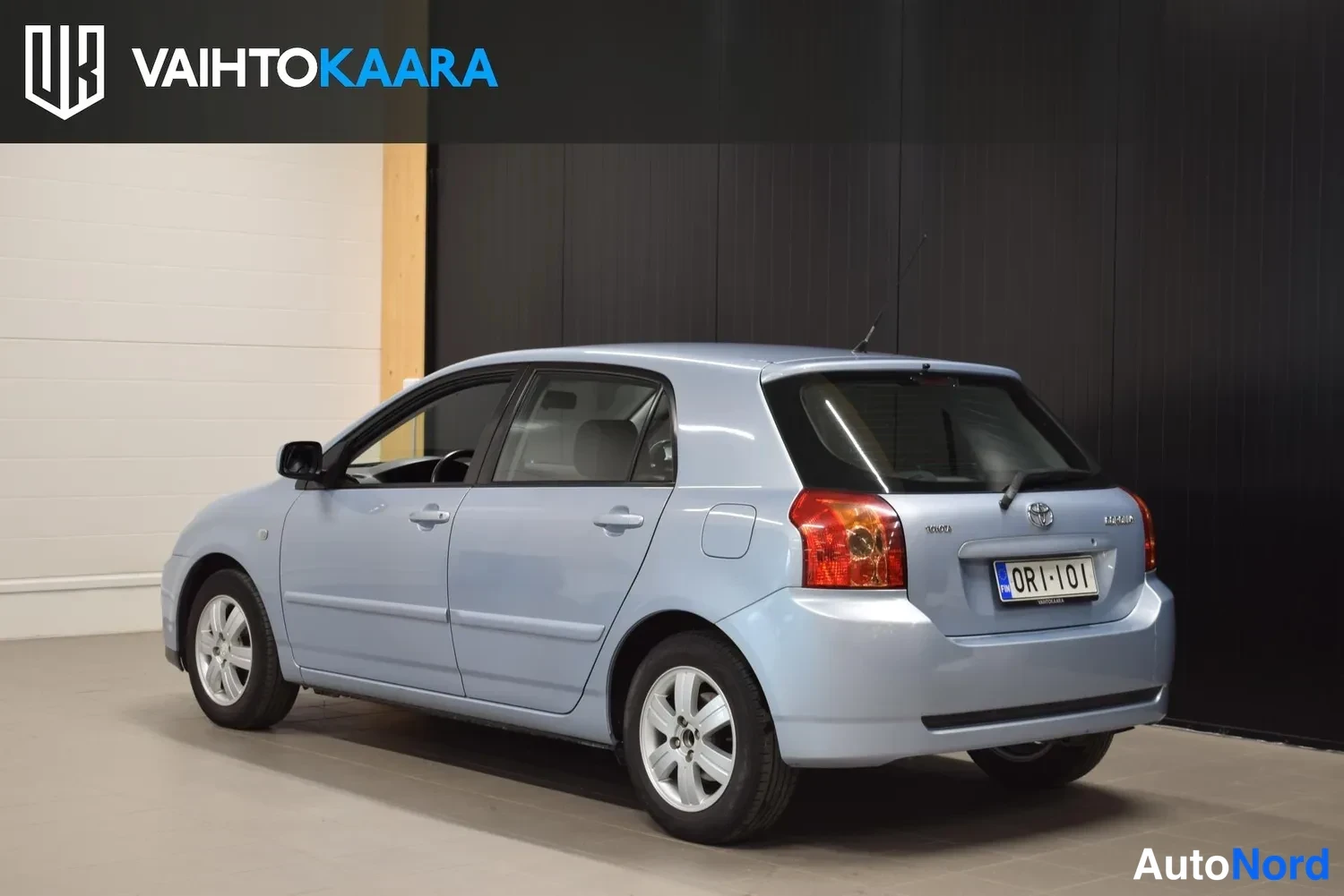 Sininen Toyota Corolla 2005, ulkokuva 3 – Raisio