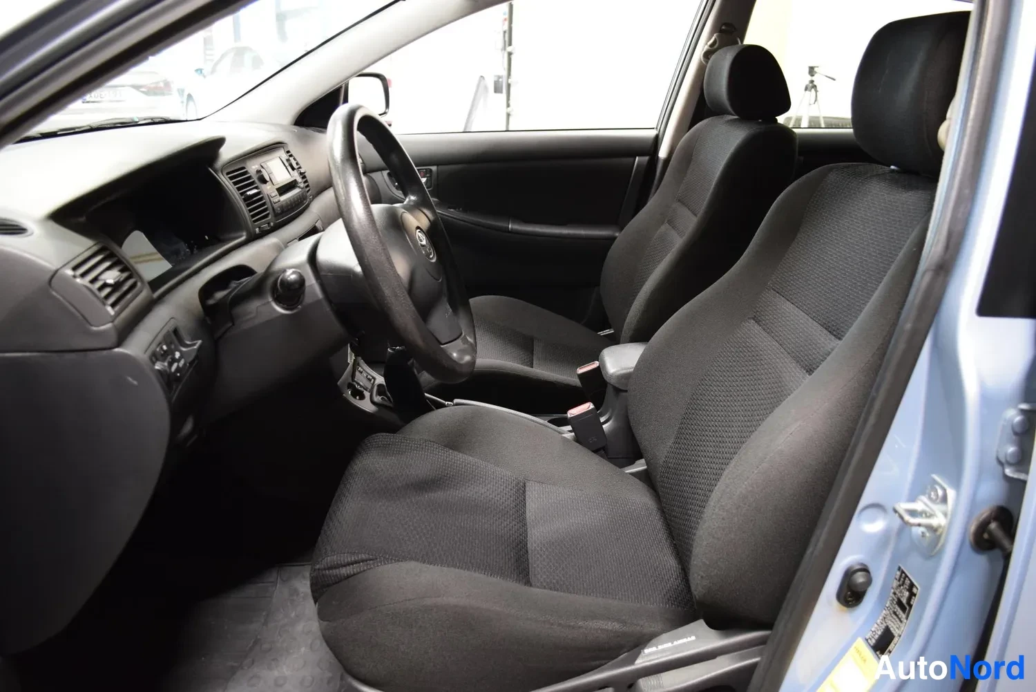 Sininen Toyota Corolla 2005, ulkokuva 7 – Raisio