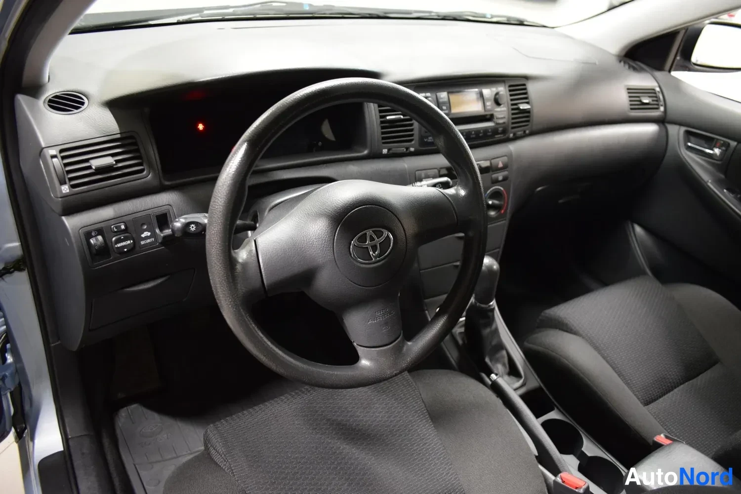 Sininen Toyota Corolla 2005, ulkokuva 8 – Raisio