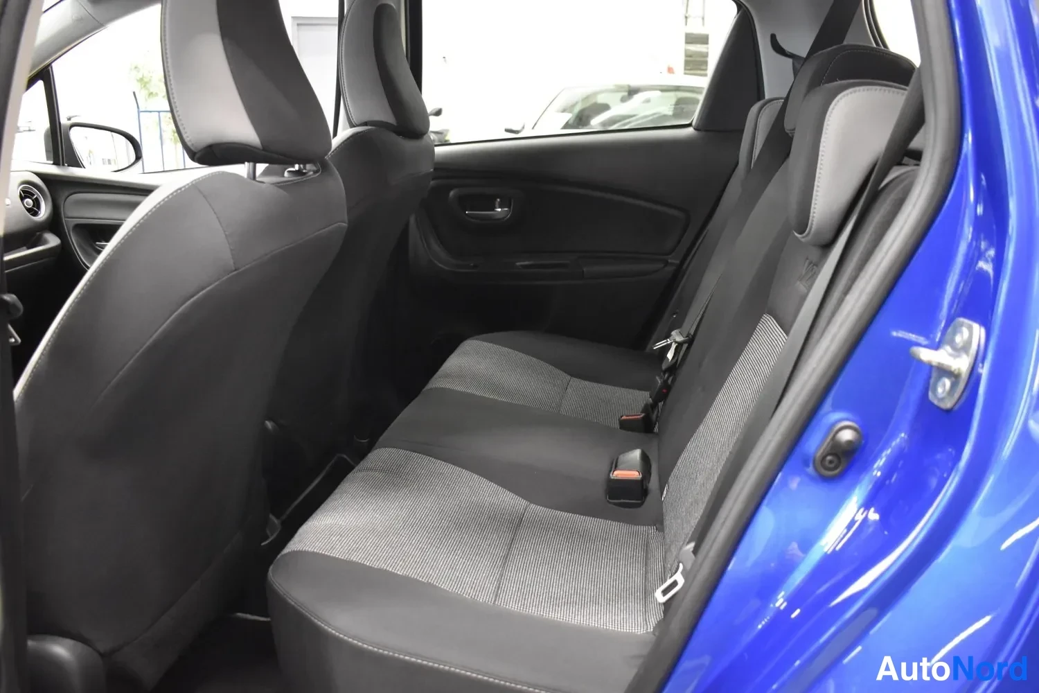 Sininen Toyota Yaris 2019, ulkokuva 9 – Raisio