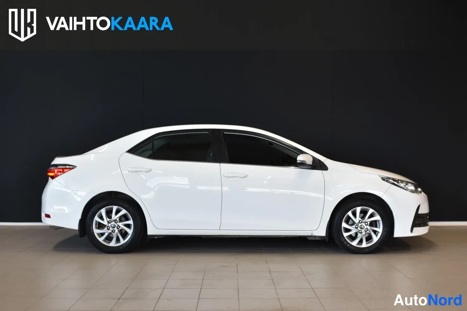 Valkoinen Toyota Corolla 2018, ulkokuva 5 – Raisio