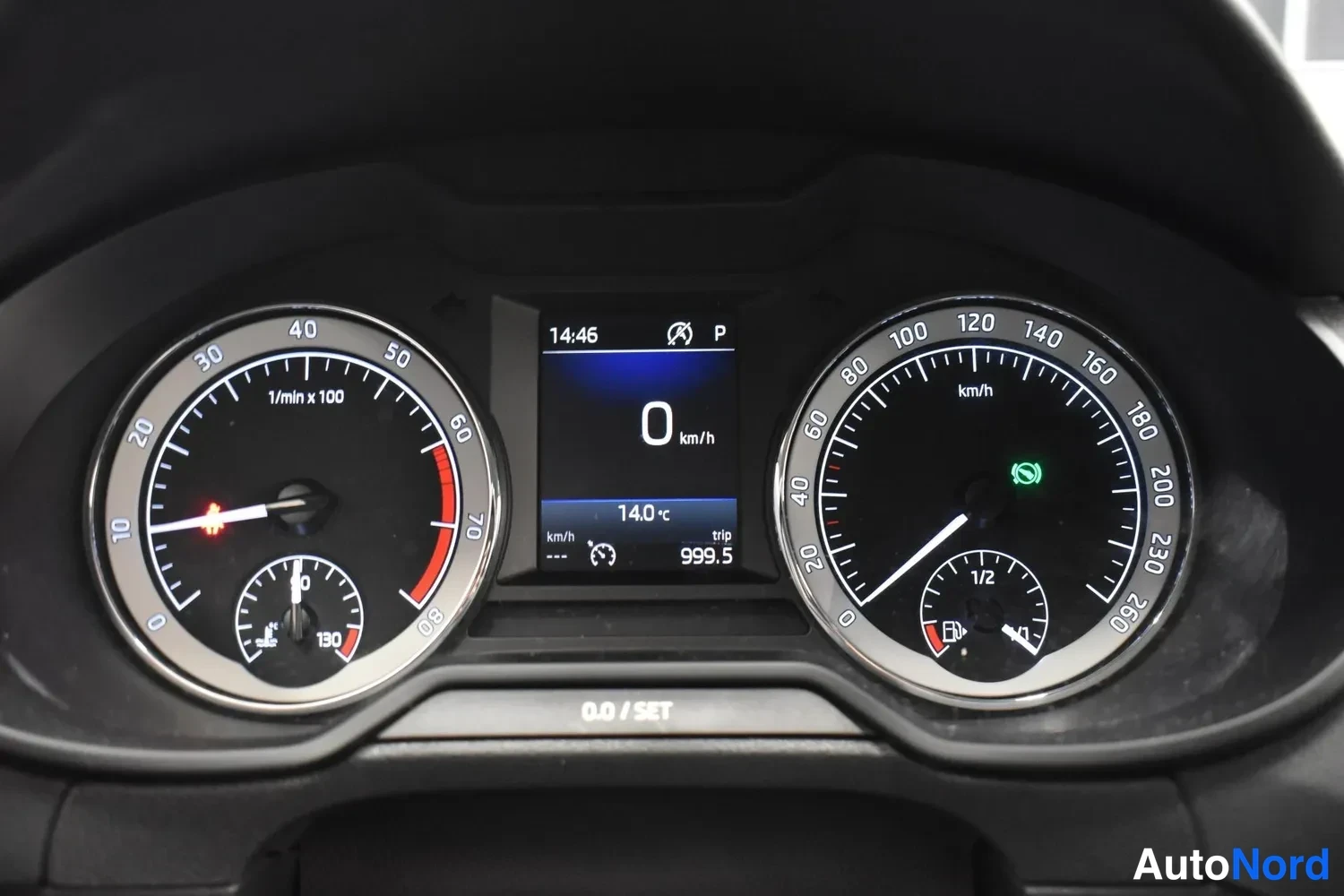 Musta Skoda Octavia 2019, ulkokuva 9 – Raisio