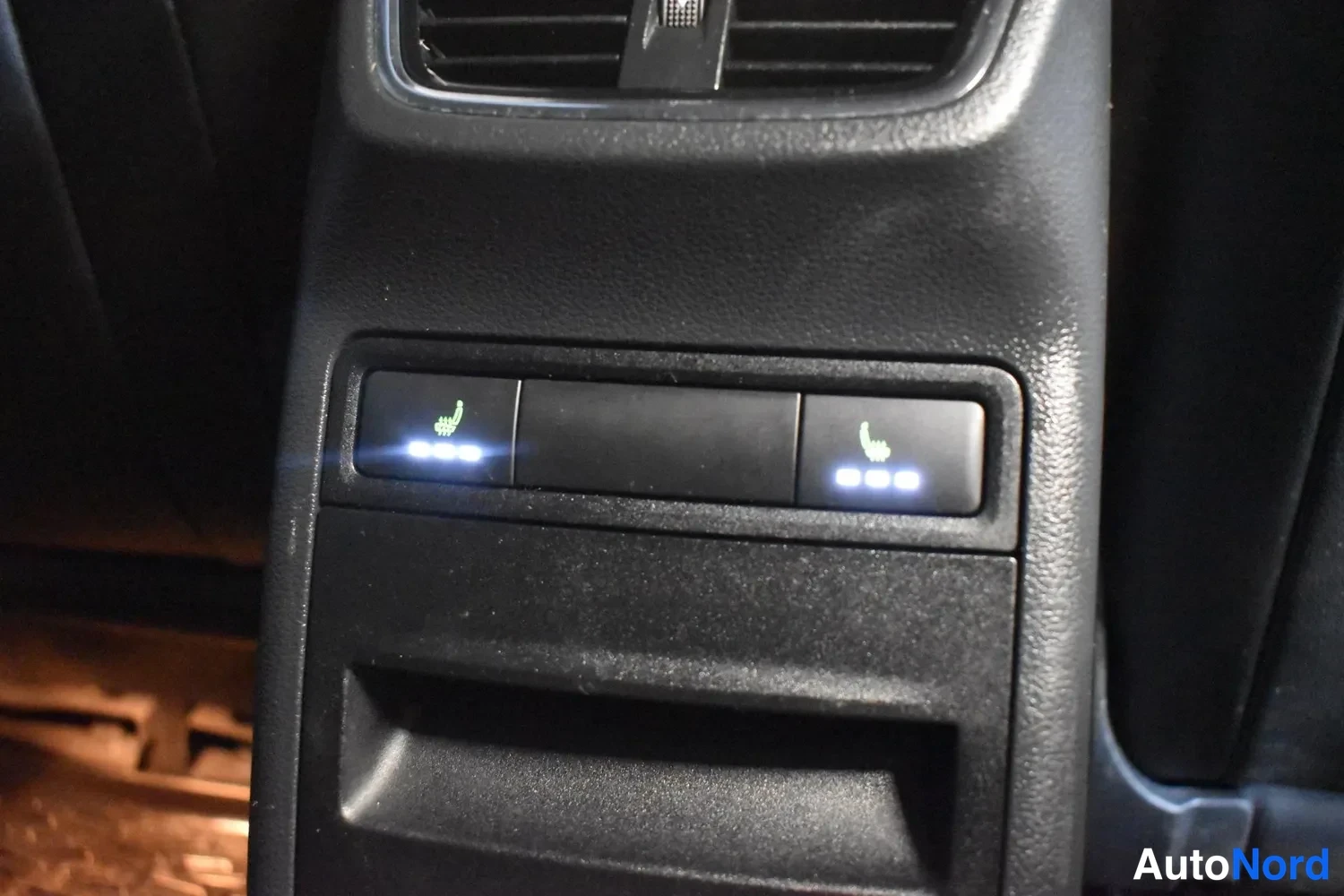 Musta Skoda Octavia 2016, ulkokuva 17 – Raisio