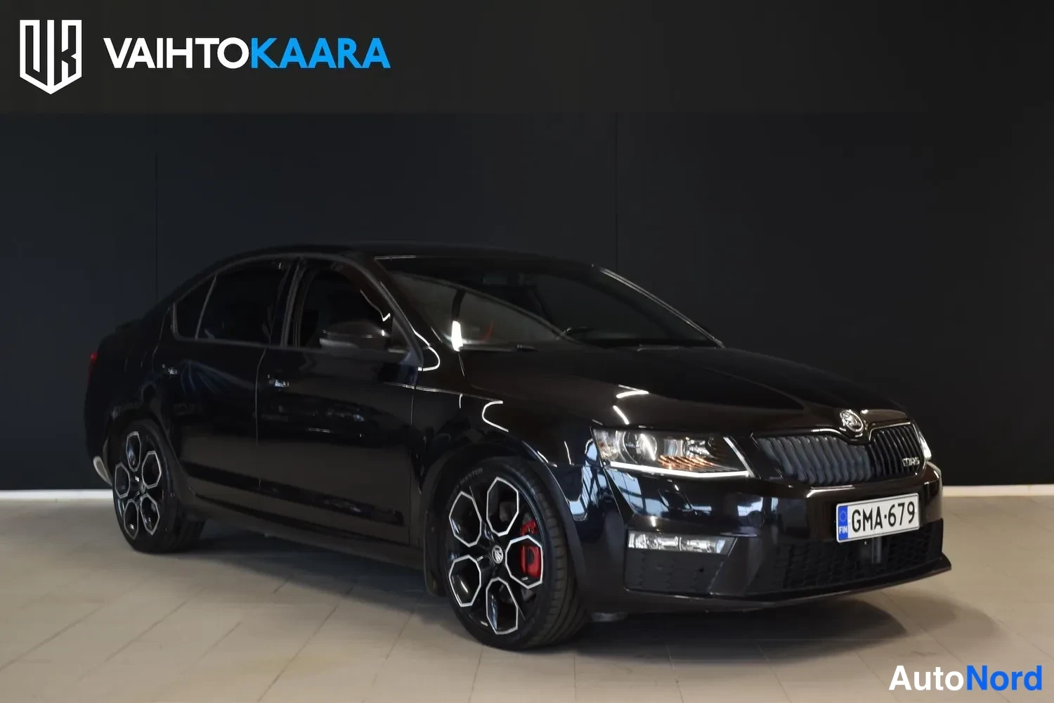 Musta Skoda Octavia 2016, ulkokuva 6 – Raisio
