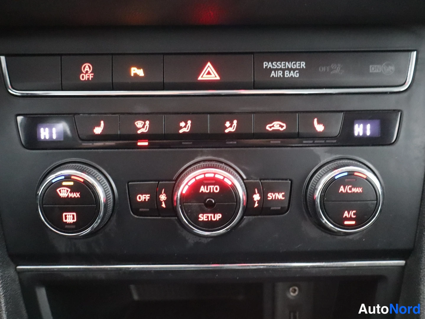Harmaa Seat Leon 2016, yksityiskohta, kuva 24