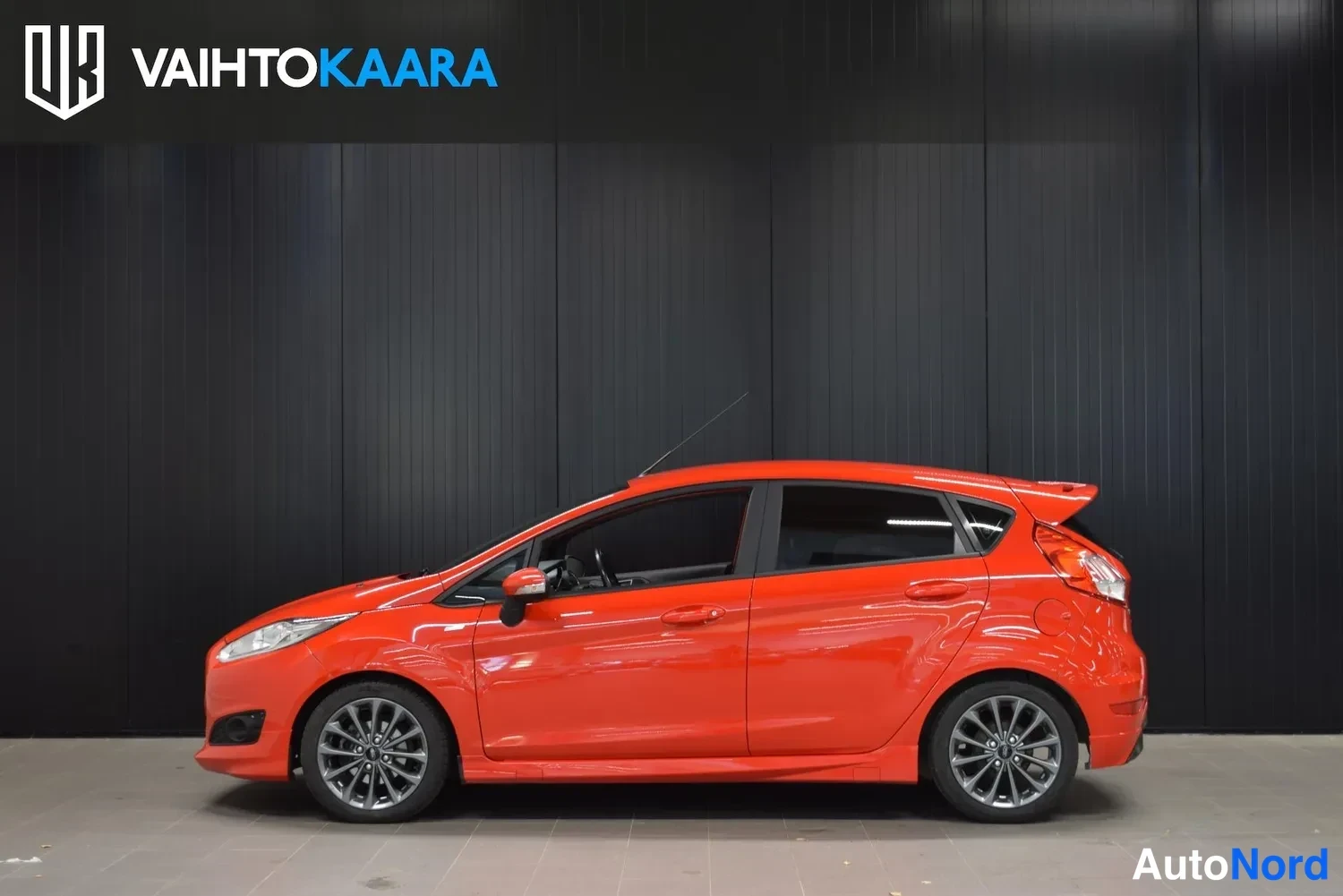 Punainen Ford Fiesta 2016, ulkokuva 2 – Raisio