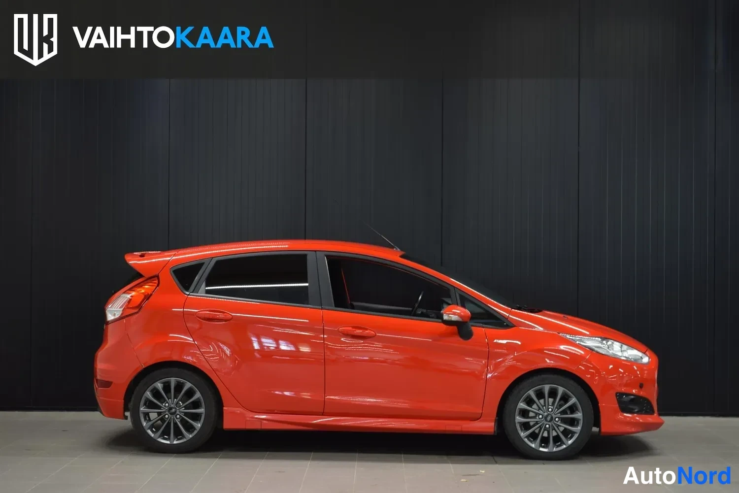 Punainen Ford Fiesta 2016, ulkokuva 5 – Raisio