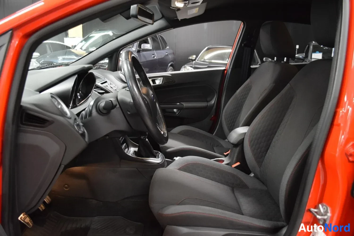 Punainen Ford Fiesta 2016, ulkokuva 7 – Raisio