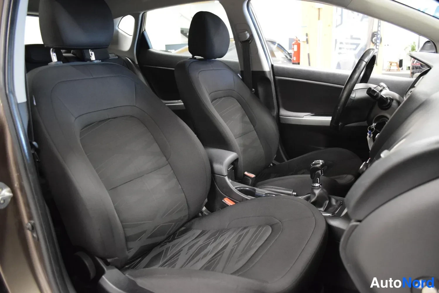 Beige Kia Ceed 2018, ulkokuva 11 – Raisio