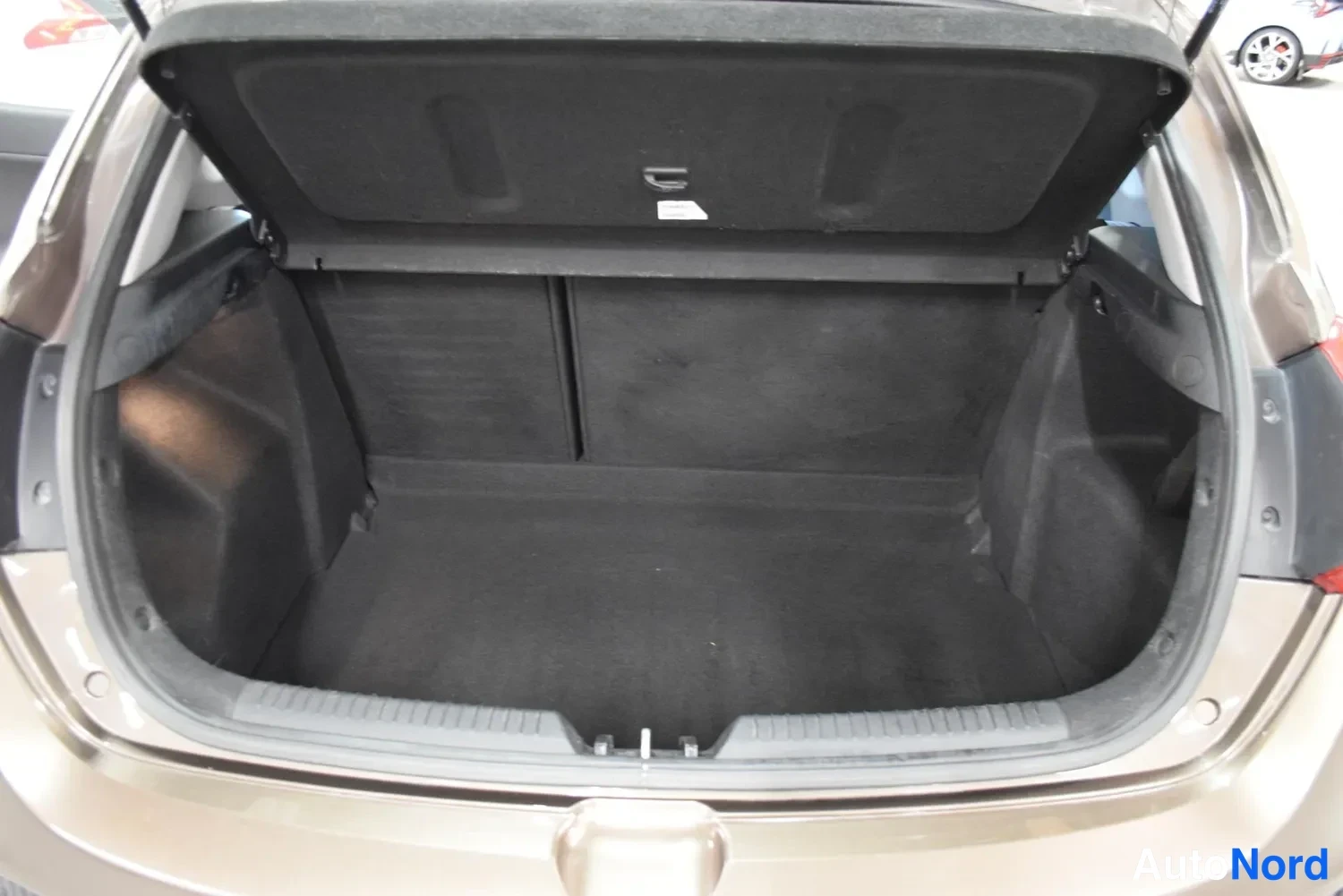 Beige Kia Ceed 2018, ulkokuva 14 – Raisio