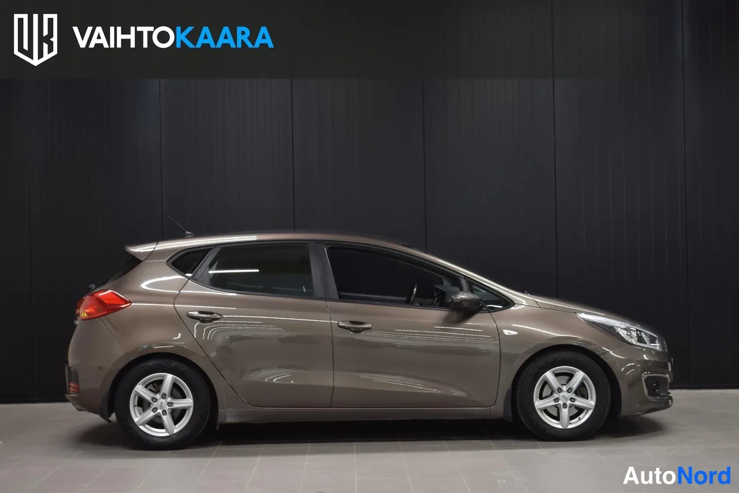 Beige Kia Ceed 2018, ulkokuva 5 – Raisio
