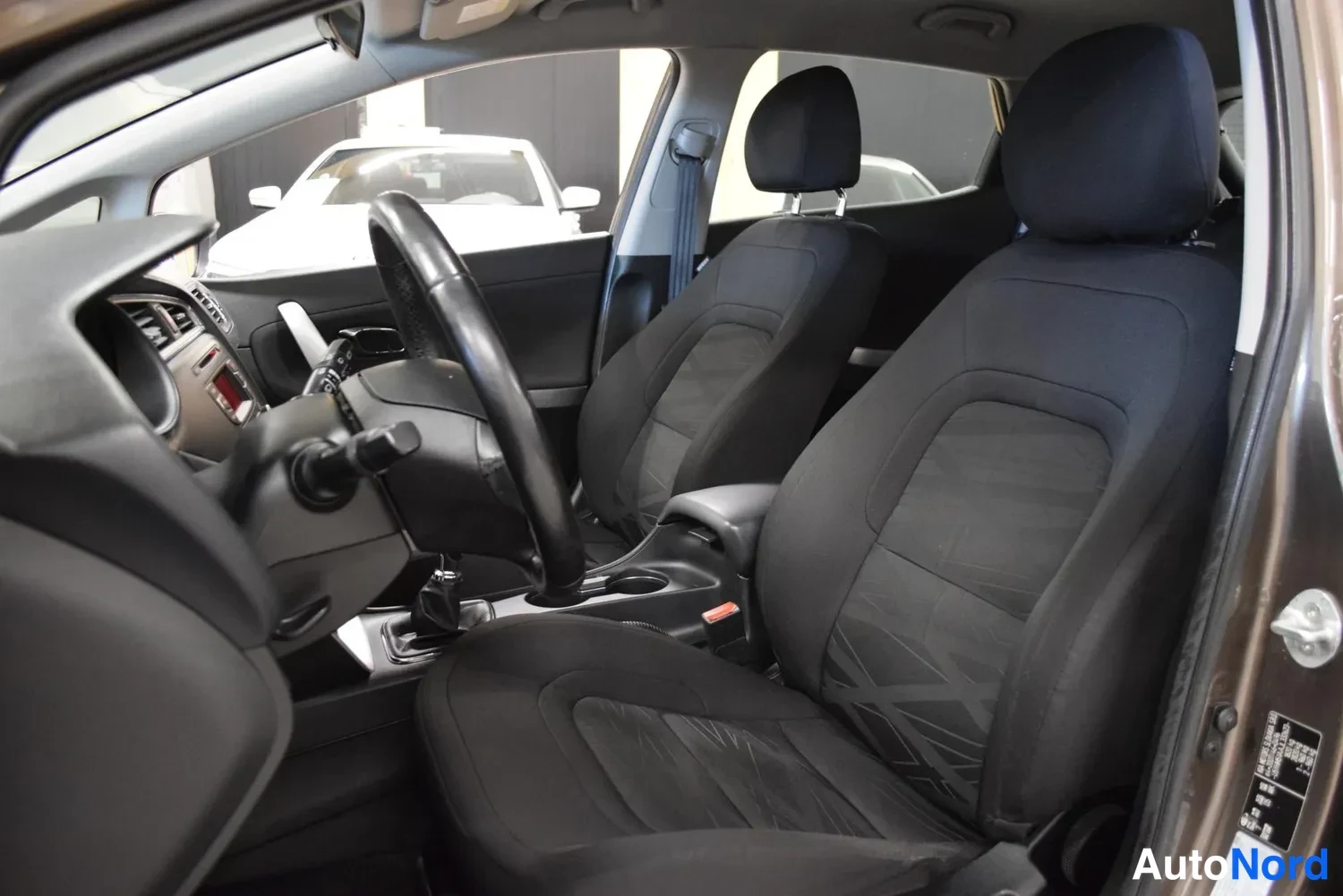 Beige Kia Ceed 2018, ulkokuva 8 – Raisio