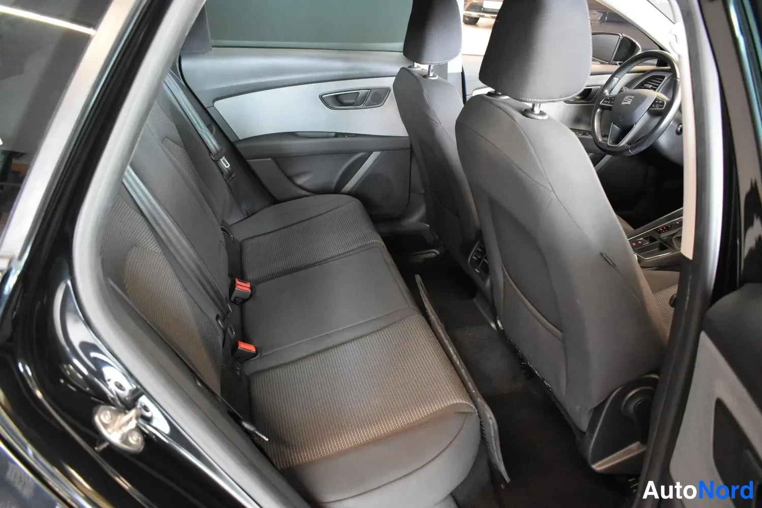 Musta Seat Leon ST 2017, ulkokuva 11 – Raisio
