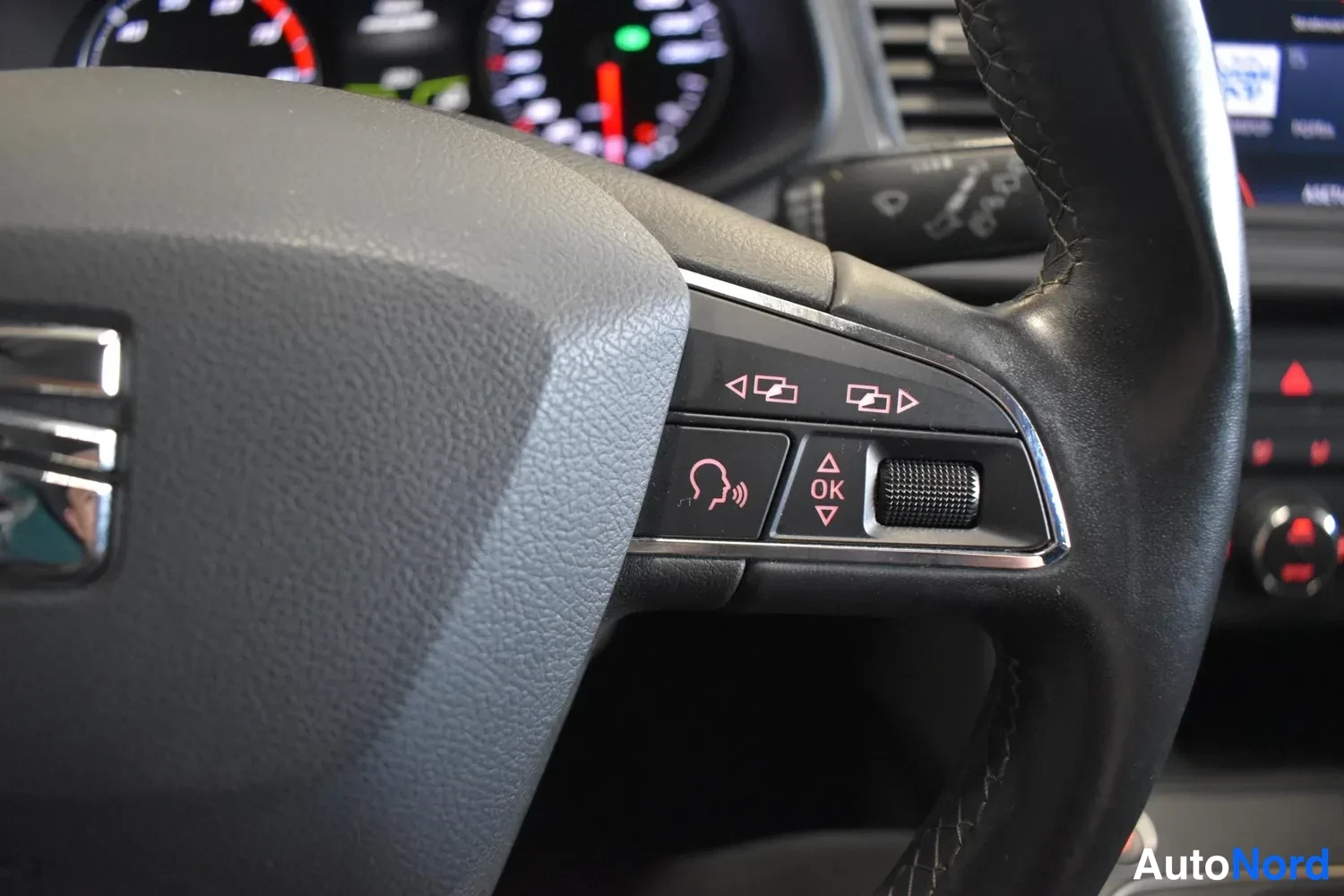 Musta Seat Leon ST 2017, ulkokuva 16 – Raisio