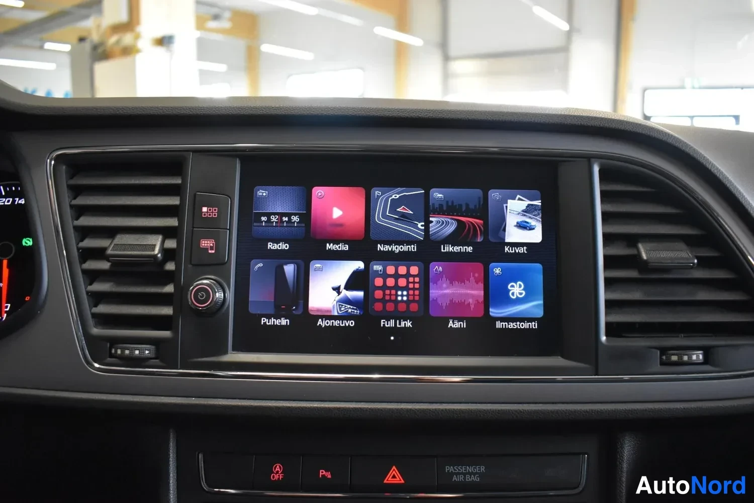 Musta Seat Leon ST 2017, ulkokuva 21 – Raisio