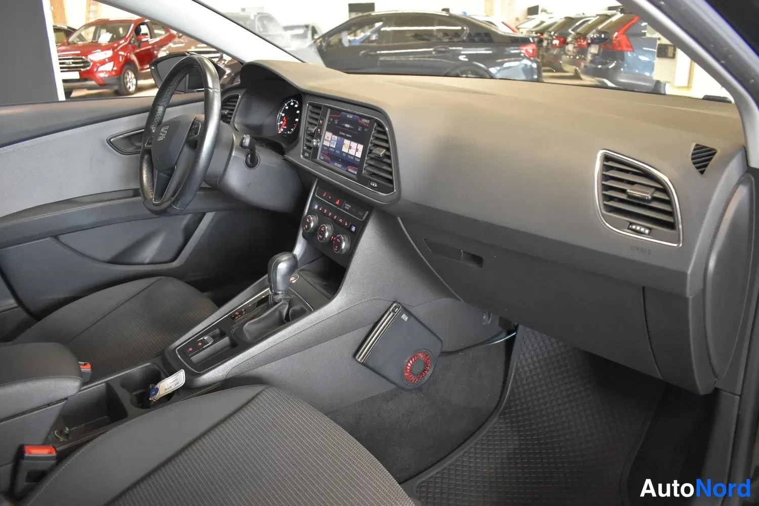 Musta Seat Leon ST 2017, ulkokuva 9 – Raisio
