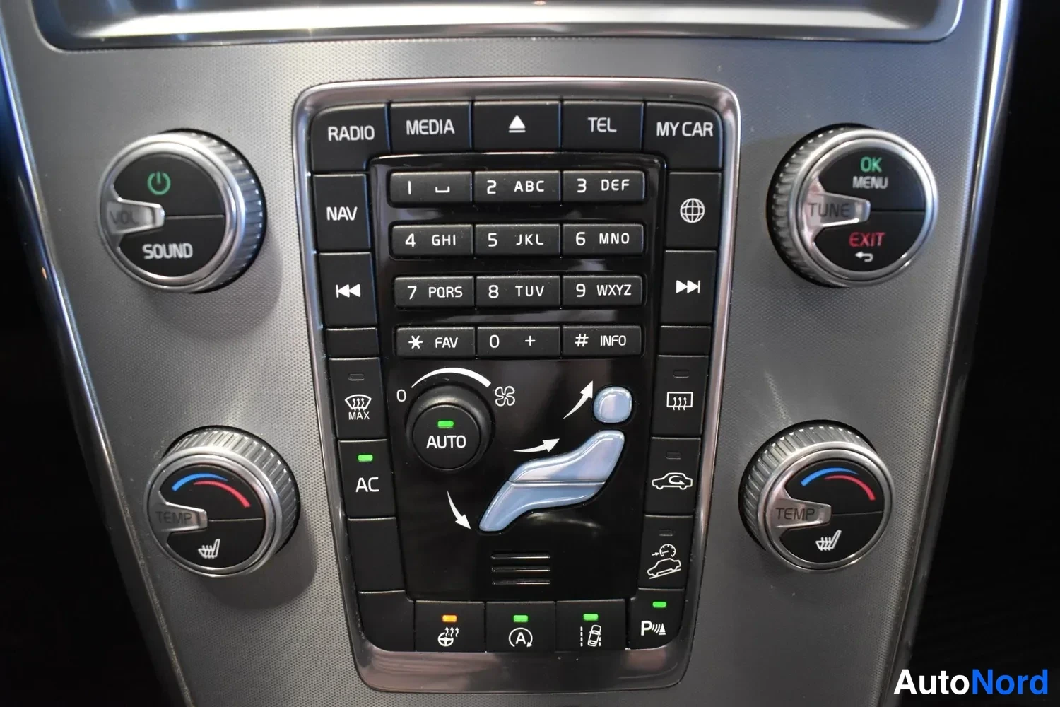 Musta Volvo XC60 2017, ulkokuva 24 – Raisio