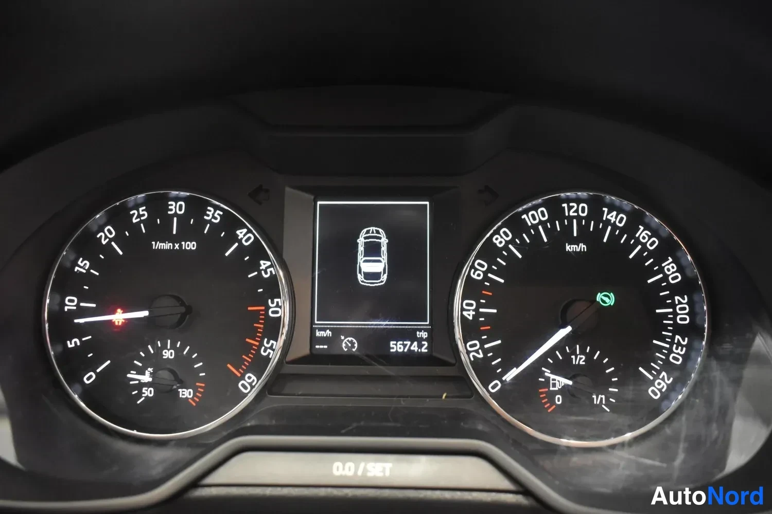 Valkoinen Skoda Octavia 2014, ulkokuva 15 – Raisio