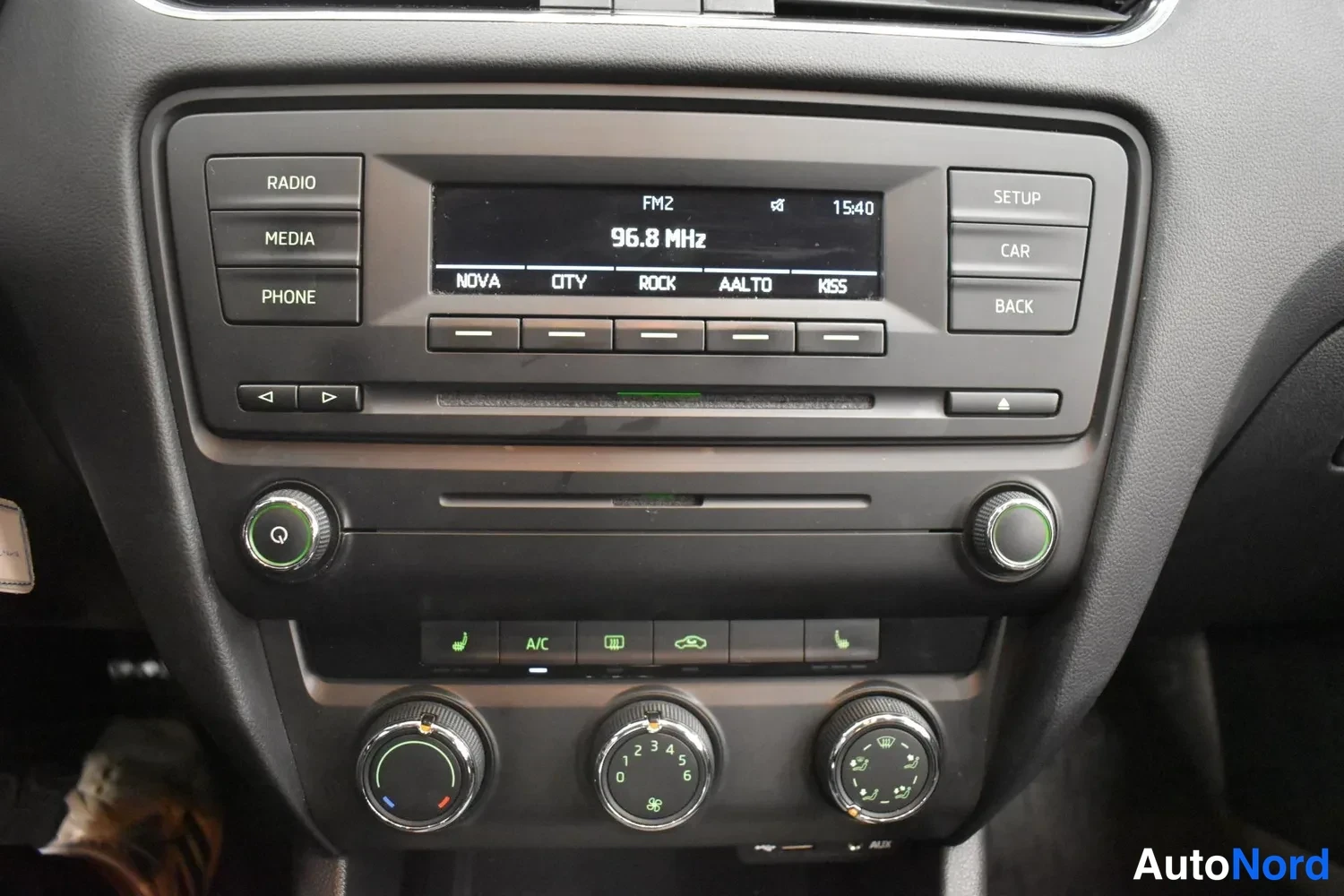 Valkoinen Skoda Octavia 2014, ulkokuva 16 – Raisio