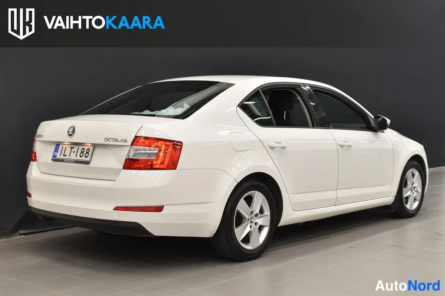 Valkoinen Skoda Octavia 2014, ulkokuva 4 – Raisio