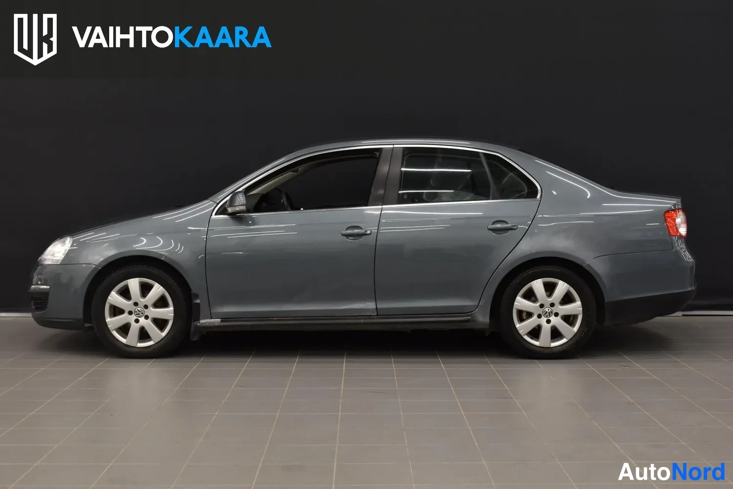 Harmaa Volkswagen Jetta 2007, ulkokuva 2 – Raisio