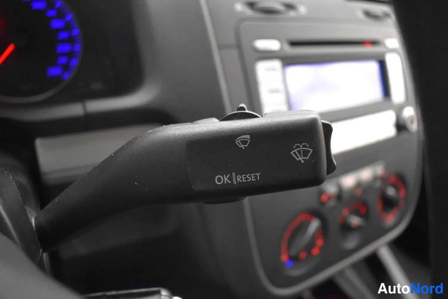 Harmaa Volkswagen Jetta 2007, ulkokuva 14 – Raisio
