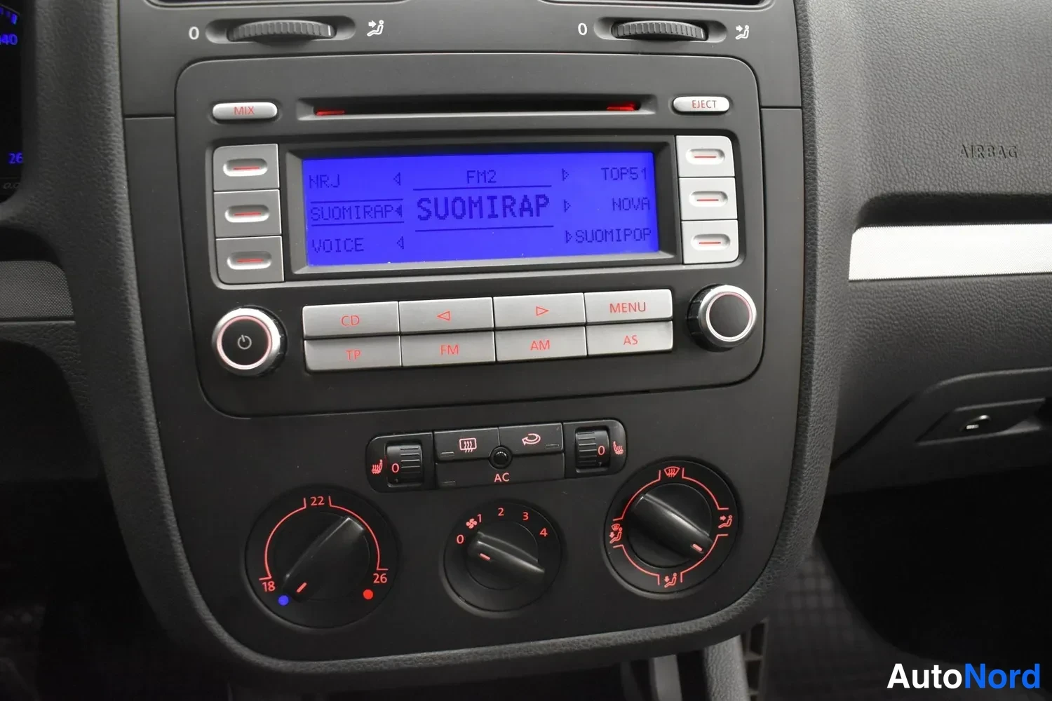 Harmaa Volkswagen Jetta 2007, ulkokuva 16 – Raisio