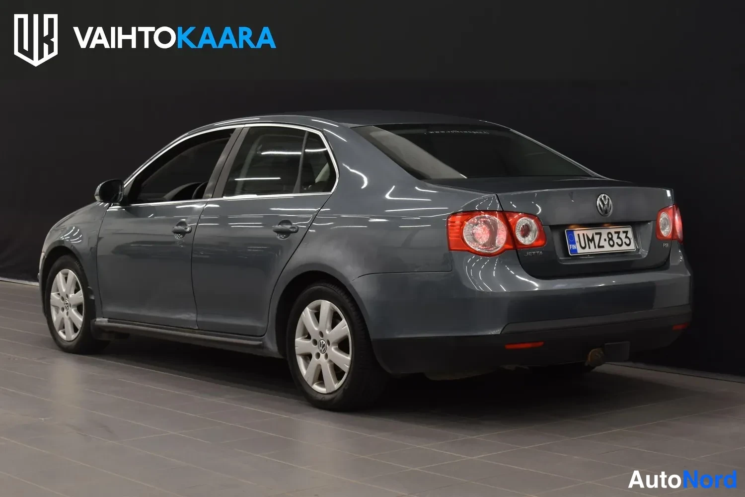 Harmaa Volkswagen Jetta 2007, ulkokuva 3 – Raisio