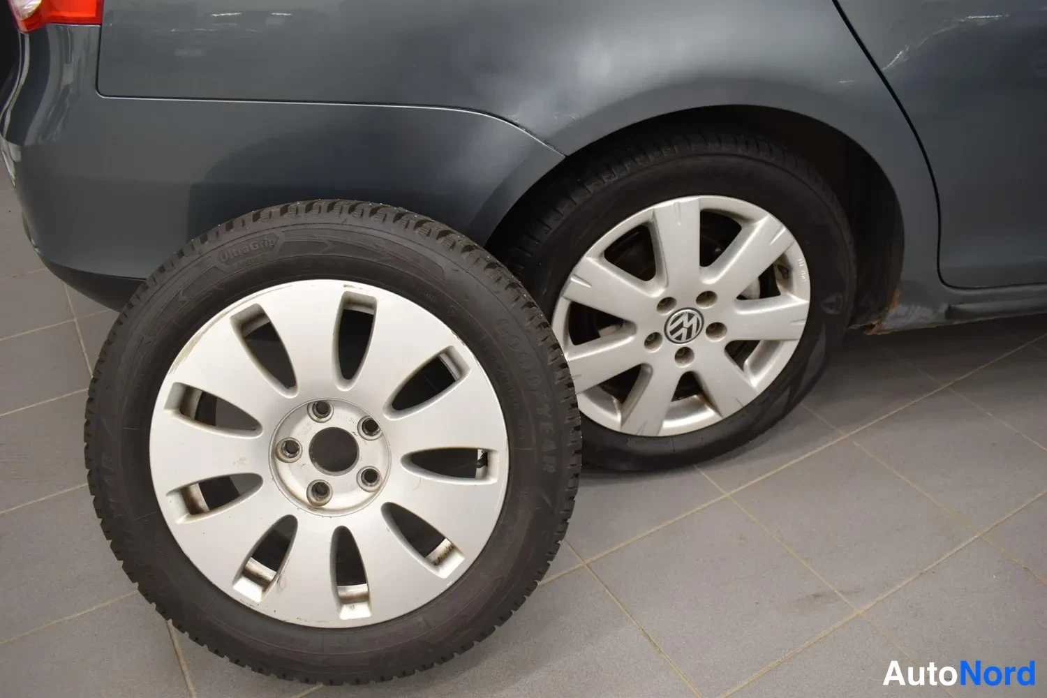 Harmaa Volkswagen Jetta 2007, ulkokuva 21 – Raisio
