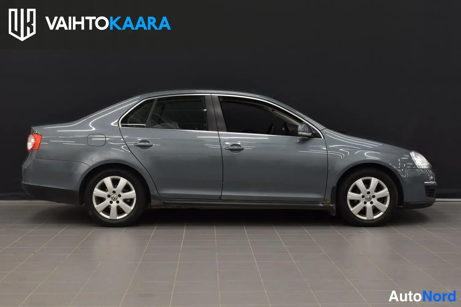 Harmaa Volkswagen Jetta 2007, ulkokuva 5 – Raisio