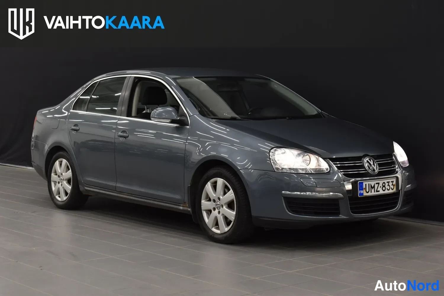 Harmaa Volkswagen Jetta 2007, ulkokuva 6 – Raisio