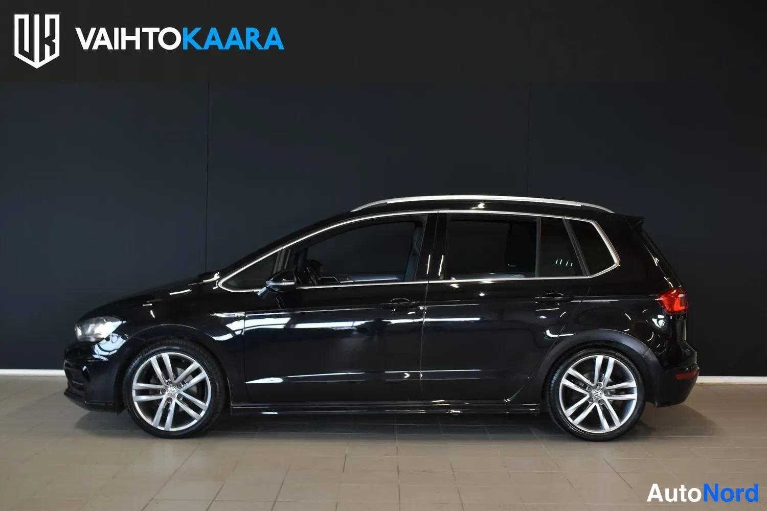 Musta Volkswagen Golf Sportsvan 2017, ulkokuva 2 – Raisio