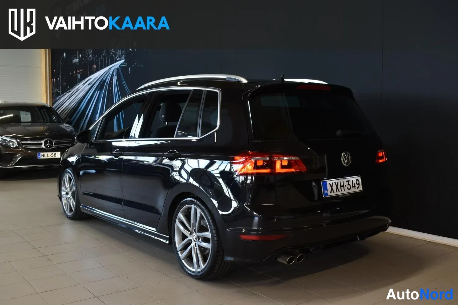 Musta Volkswagen Golf Sportsvan 2017, ulkokuva 3 – Raisio