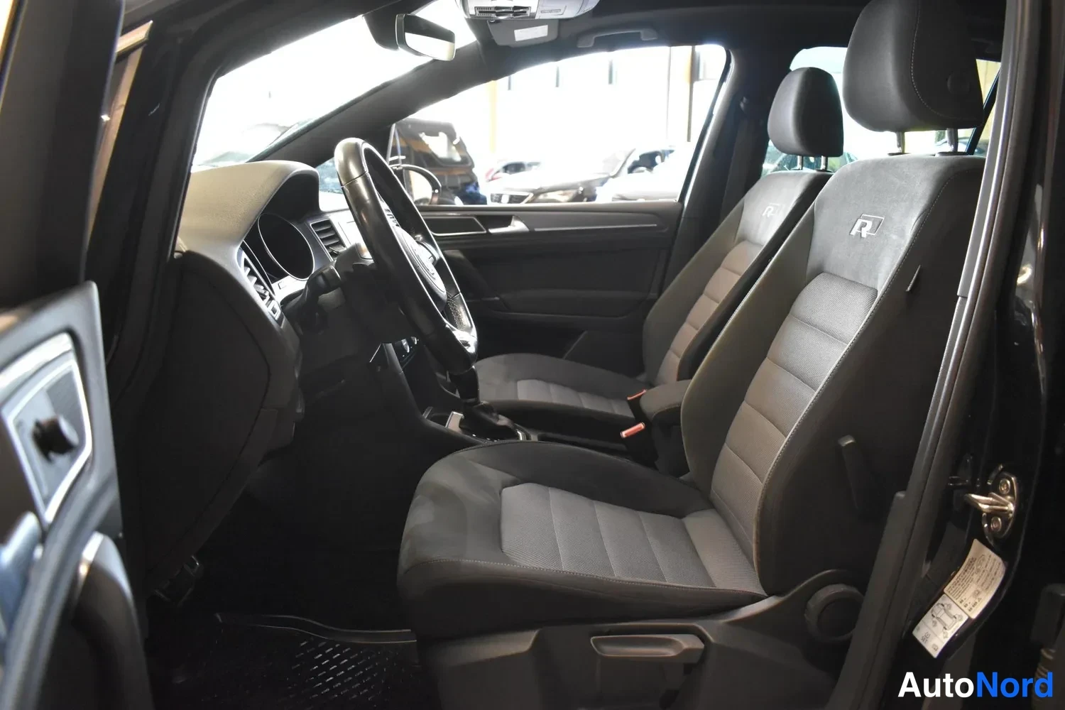 Musta Volkswagen Golf Sportsvan 2017, ulkokuva 8 – Raisio