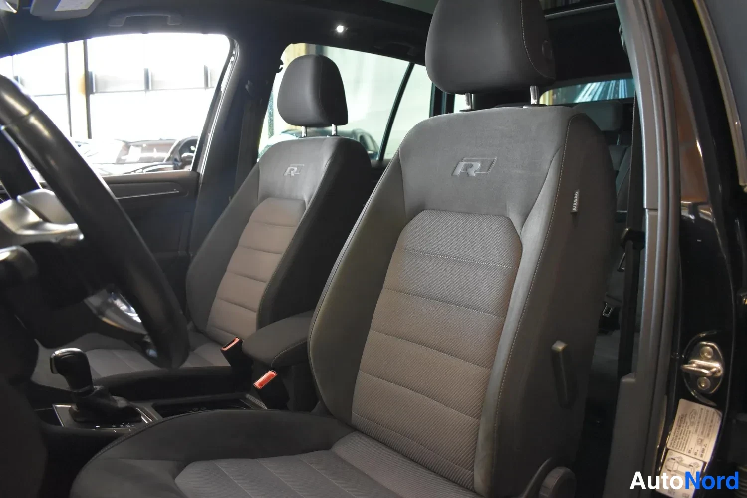 Musta Volkswagen Golf Sportsvan 2017, ulkokuva 9 – Raisio