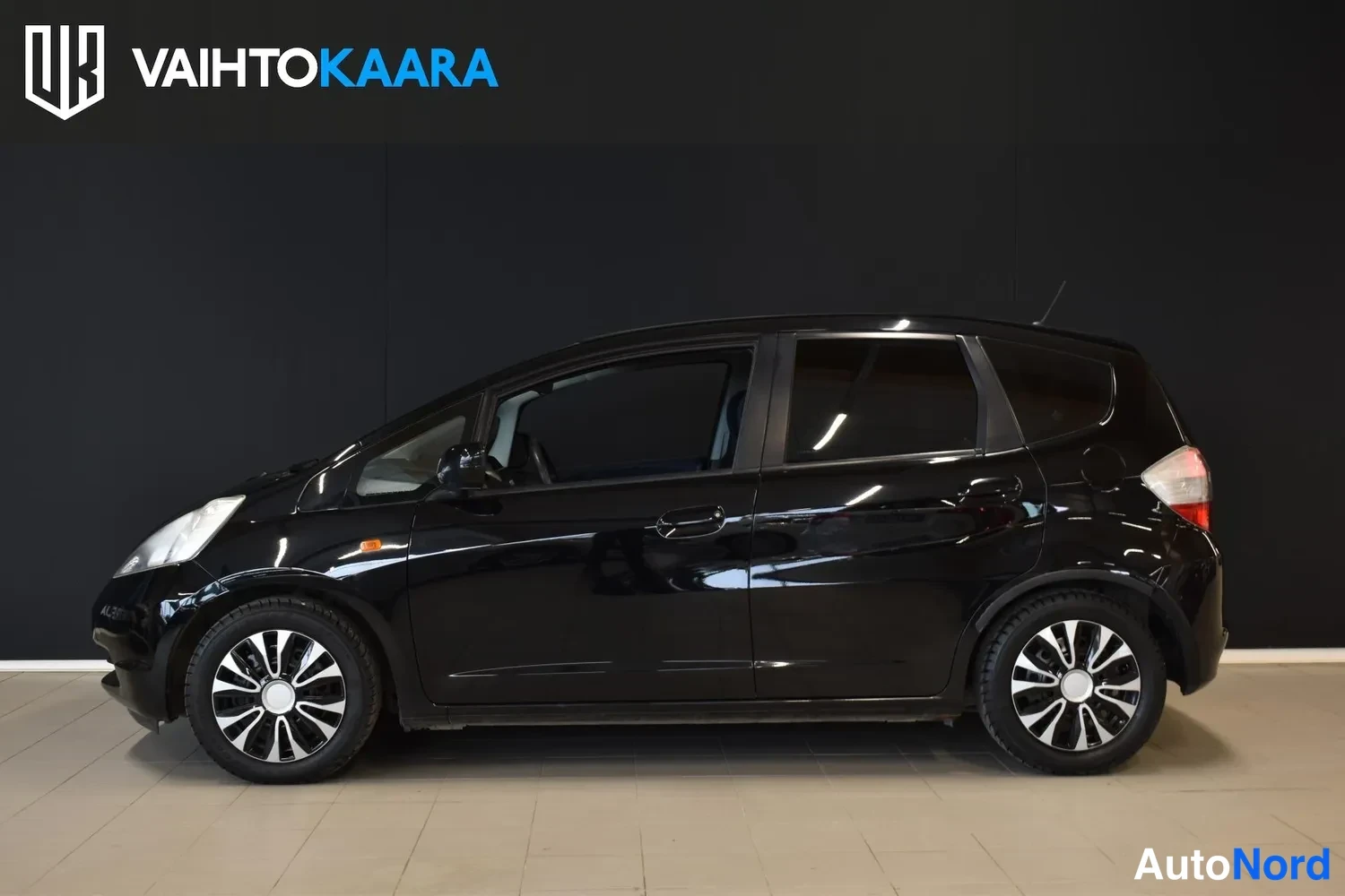 Musta Honda Jazz 2009, ulkokuva 2 – Raisio