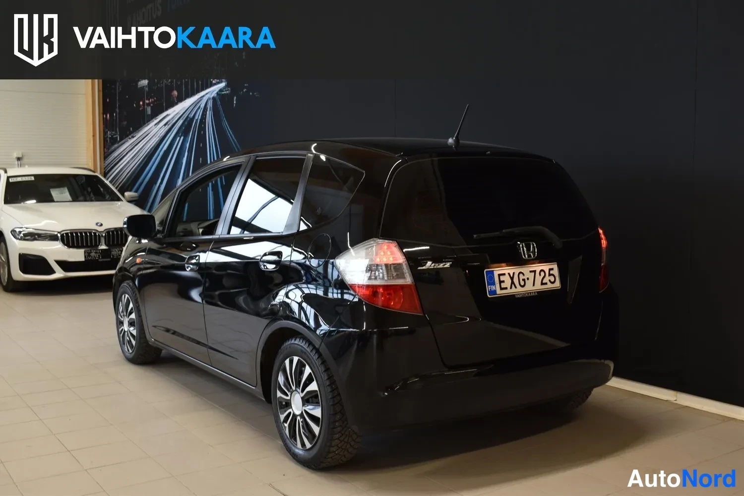 Musta Honda Jazz 2009, ulkokuva 3 – Raisio