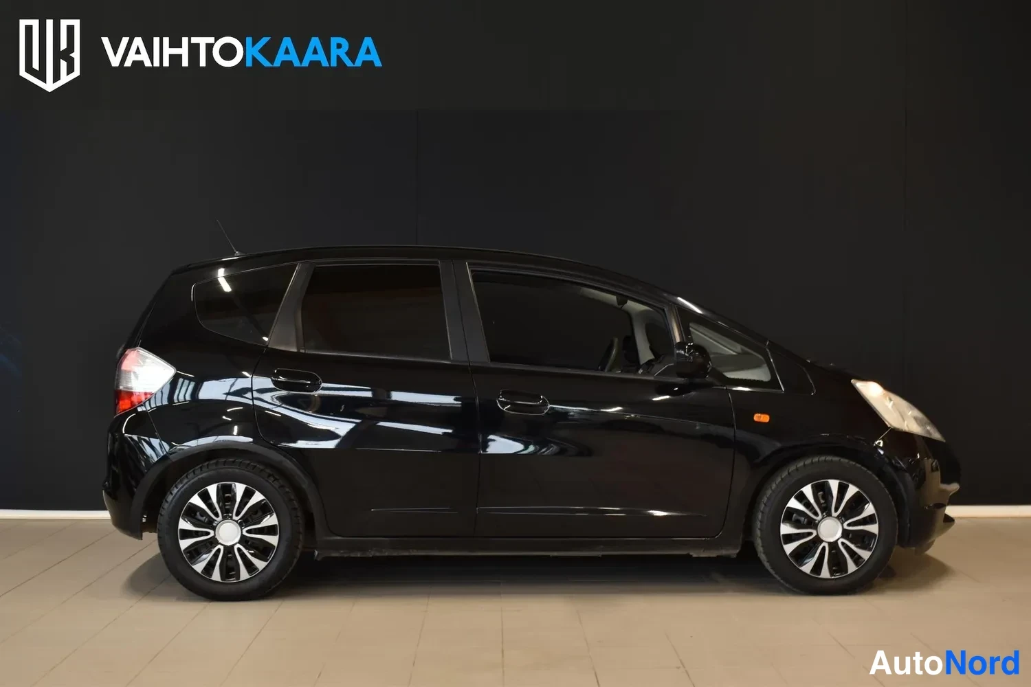 Musta Honda Jazz 2009, ulkokuva 5 – Raisio