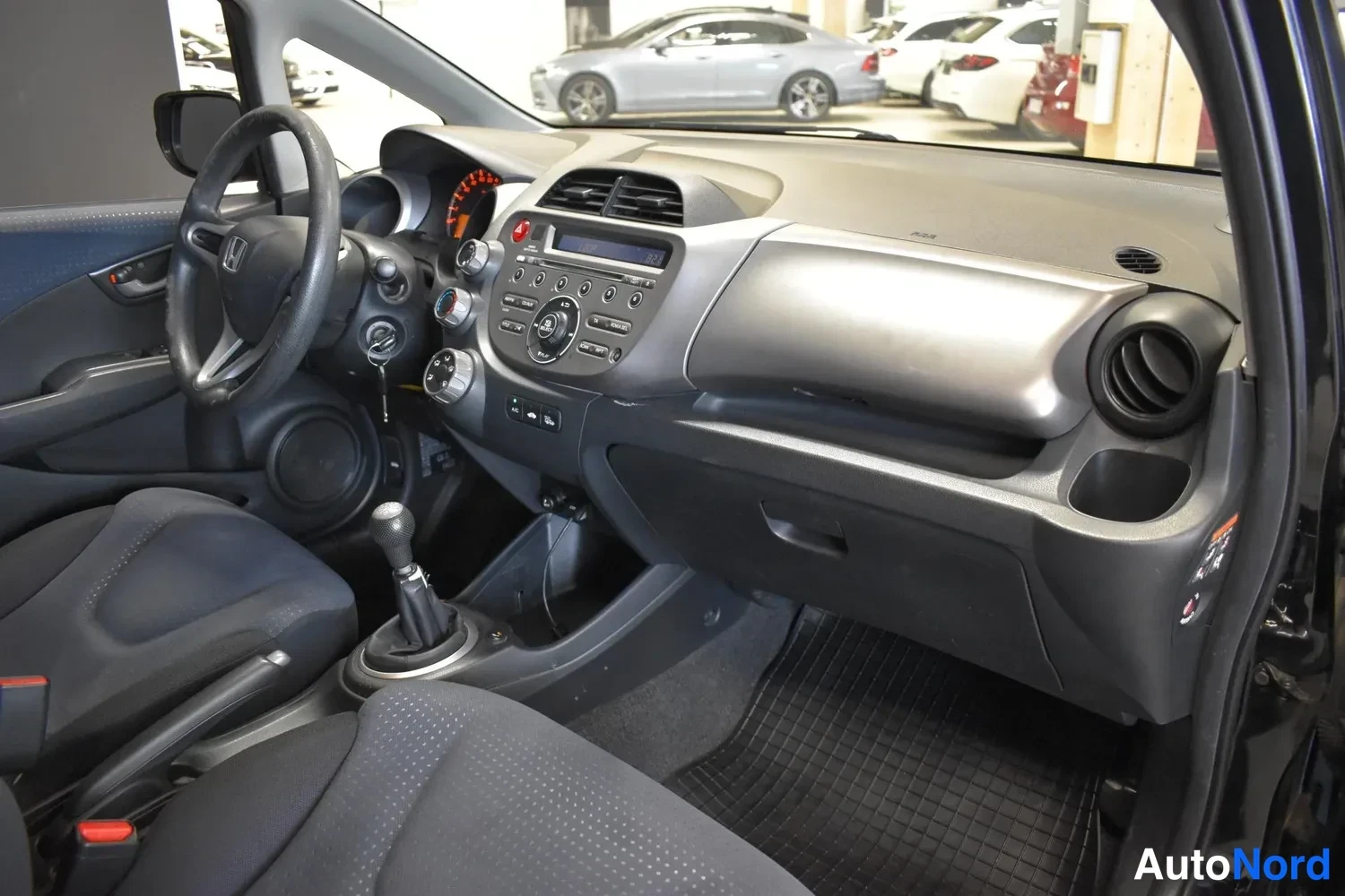 Musta Honda Jazz 2009, ulkokuva 9 – Raisio