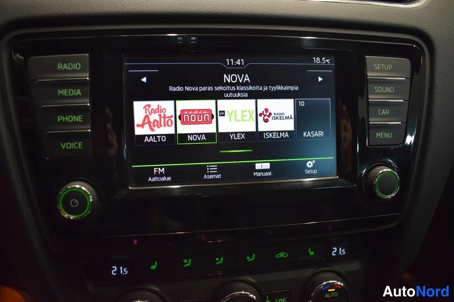 Musta Skoda Octavia 2016, ulkokuva 14 – Raisio