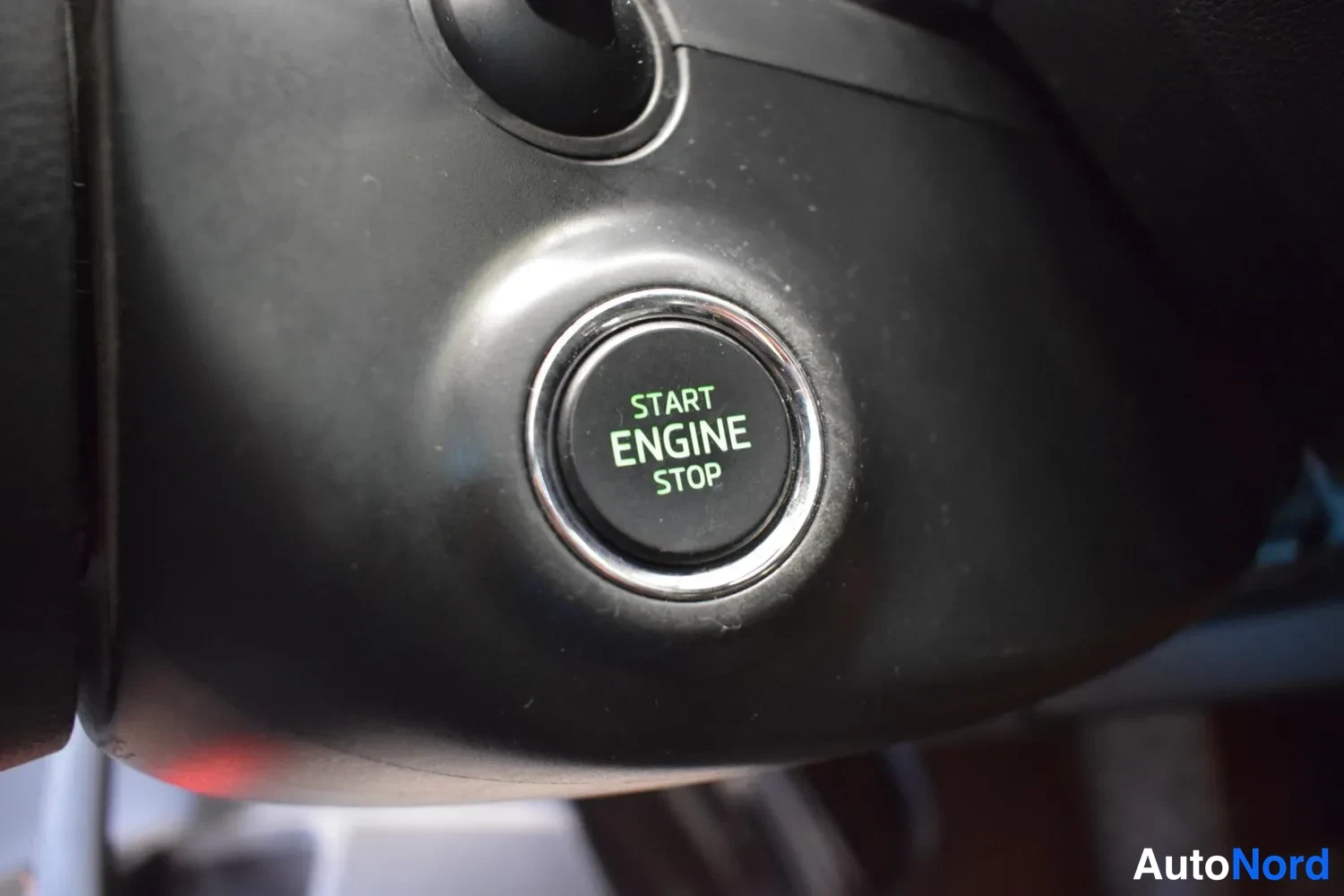 Musta Skoda Octavia 2016, ulkokuva 18 – Raisio
