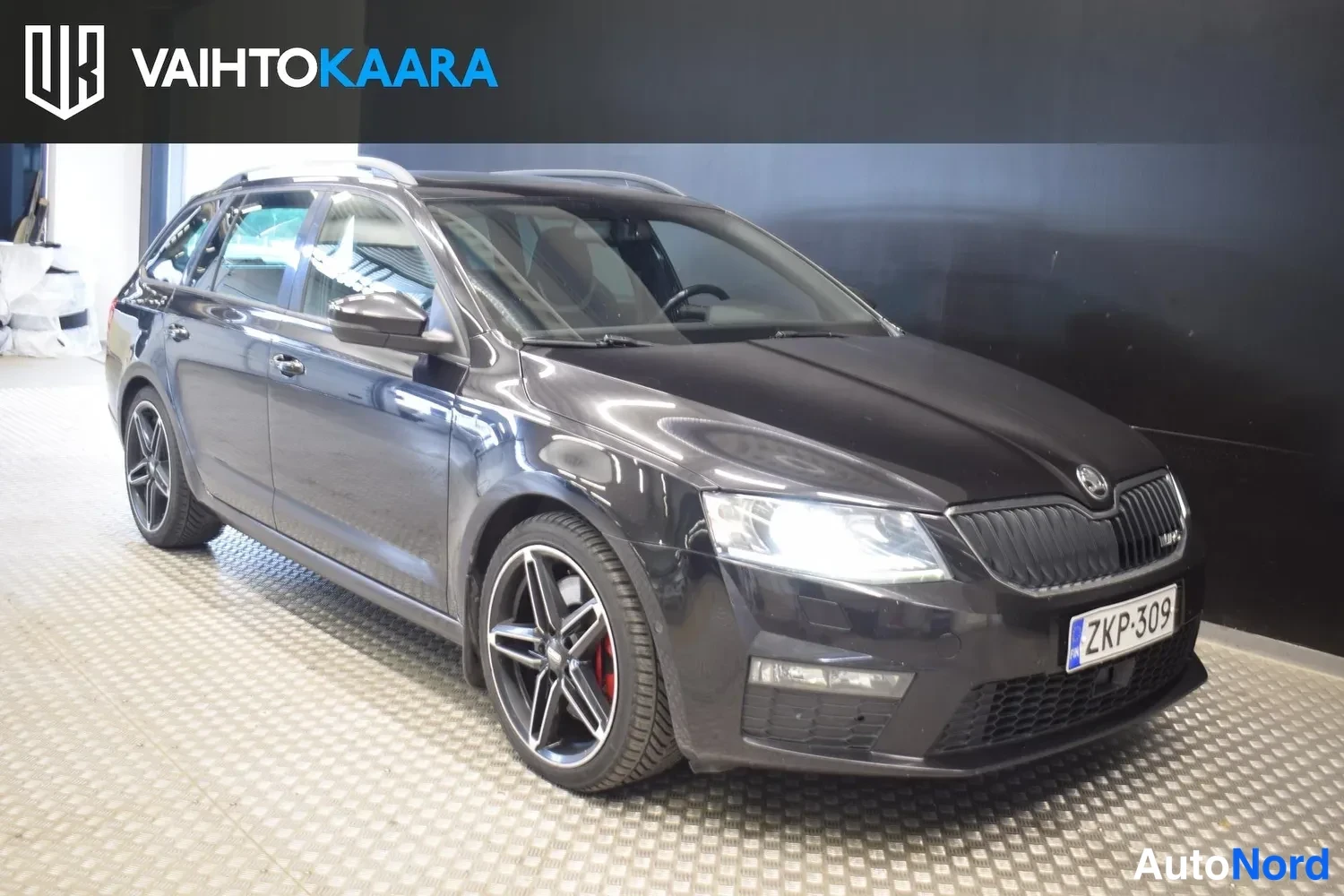 Musta Skoda Octavia 2016, ulkokuva 6 – Raisio